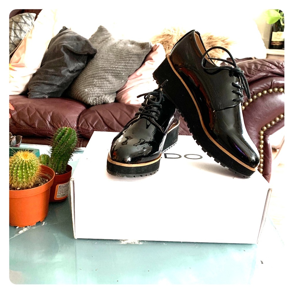 Size 7 1/2 Also platform shoes